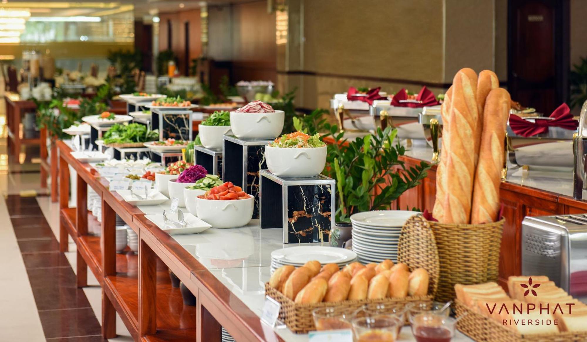 Van Phat Riverside Hotel Can Tho Dış mekan fotoğraf