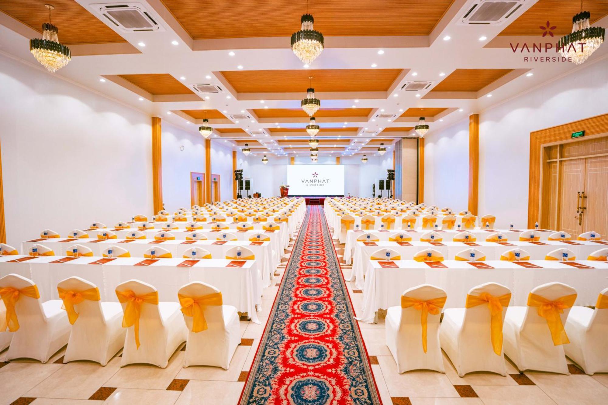 Van Phat Riverside Hotel Can Tho Dış mekan fotoğraf